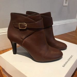 Banana Republic Silvie Bootie Heels Size 7